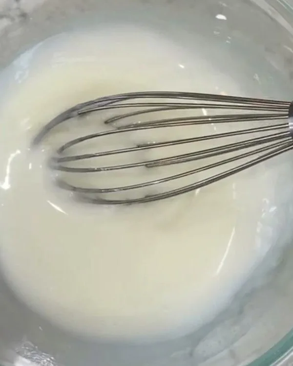 Angel Food Cupcakes Make the Lemon Glaze