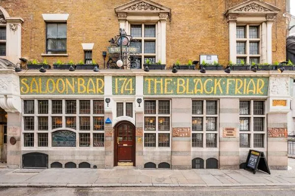 Best London Pubs The Blackfriar Side Entrance