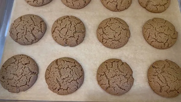 Chewy Peanut Butter Cookies Cool on Pan for 5 Minutes 