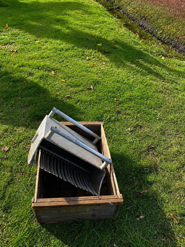 Cranberry Bog Tours Hand Rocker Scoop