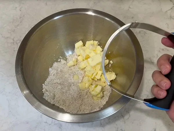 Easy Lemon Bars Cut Butter into Flour Mixture