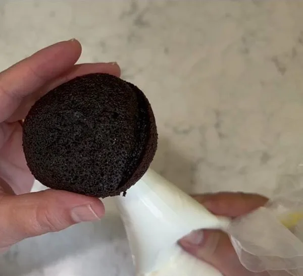Hostess Cupcakes Recipe Fill Cupcakes with Cream Filling
