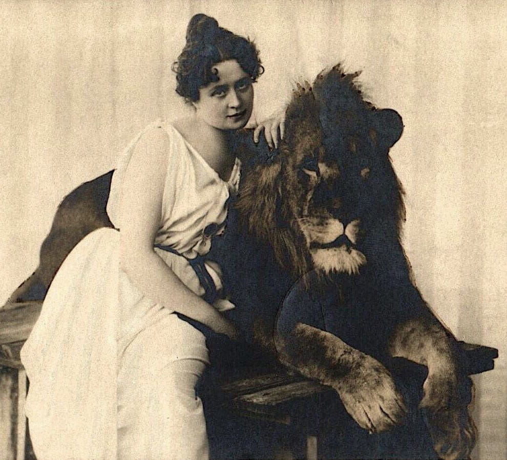 Madame Claire Heliot Female Lion Tamer
