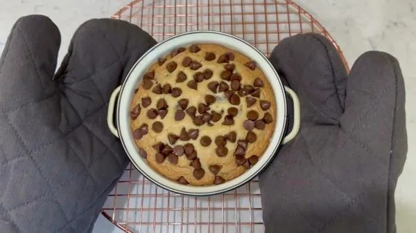 Mini Skillet Cookie Cool for 30 Minutes
