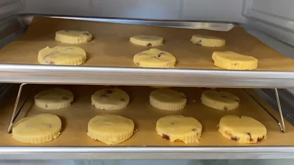 strawberry-lemon-shortbread-cookies-chill-the-cookies